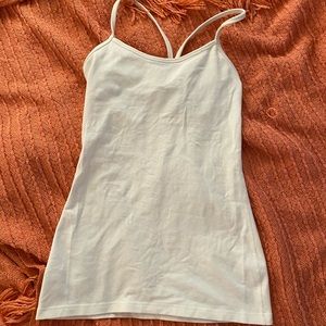 white lululemon tank⛰